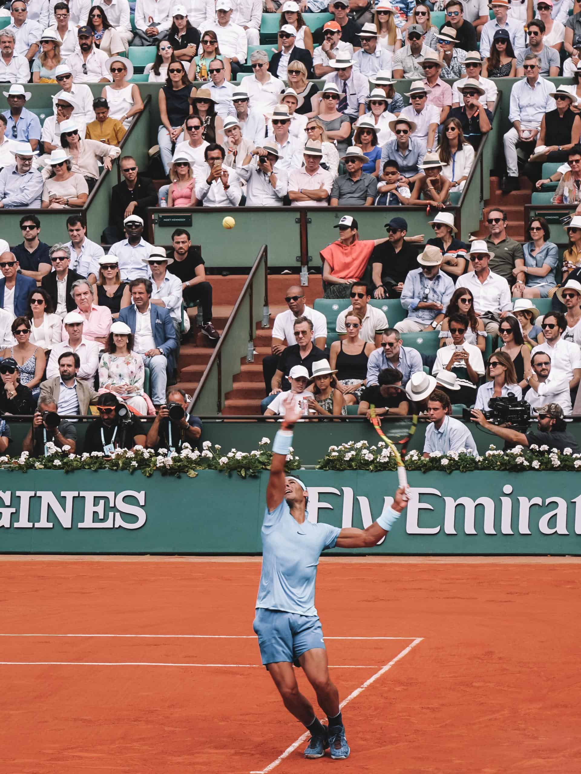 Nadal serves the ball during the french open 2018