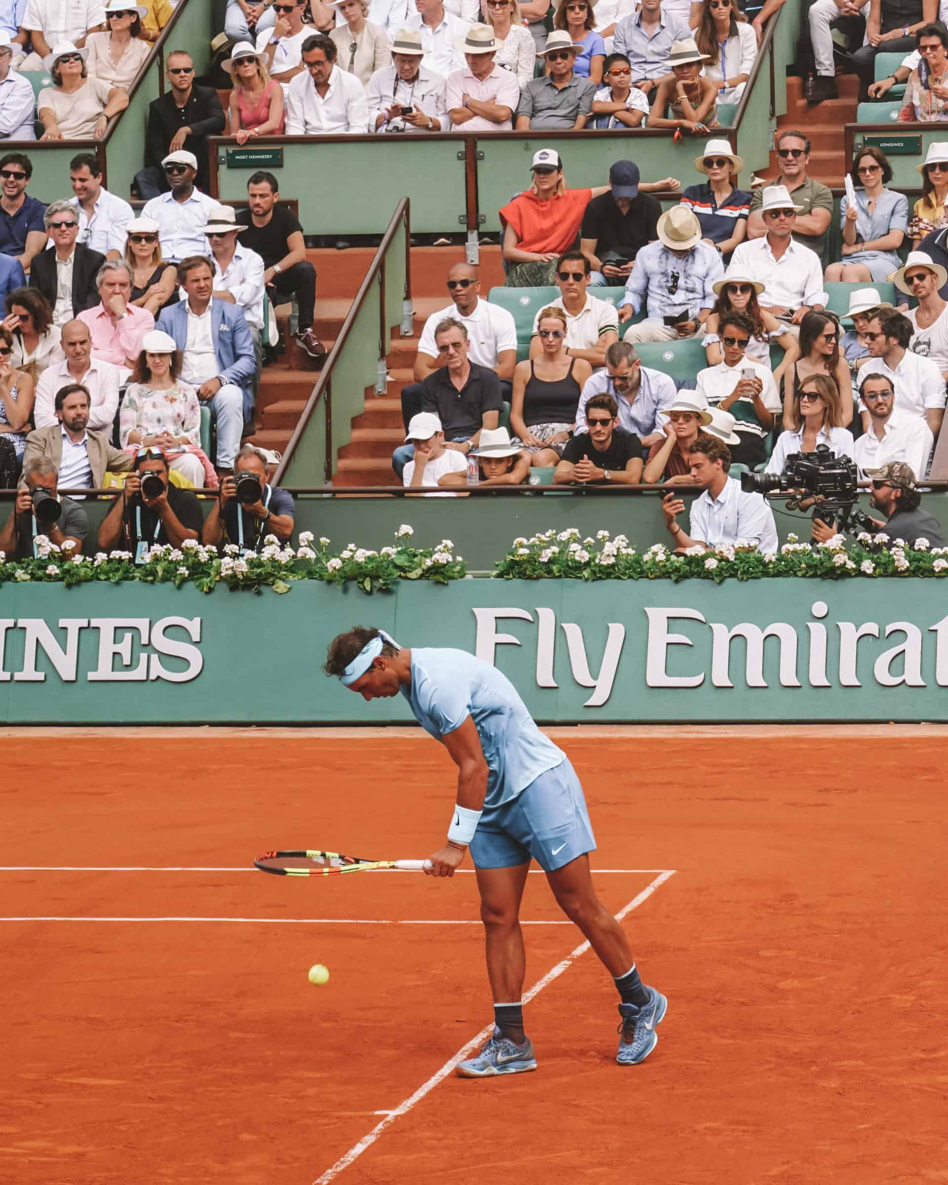 French open 2018 Nadal getting ready to serve 