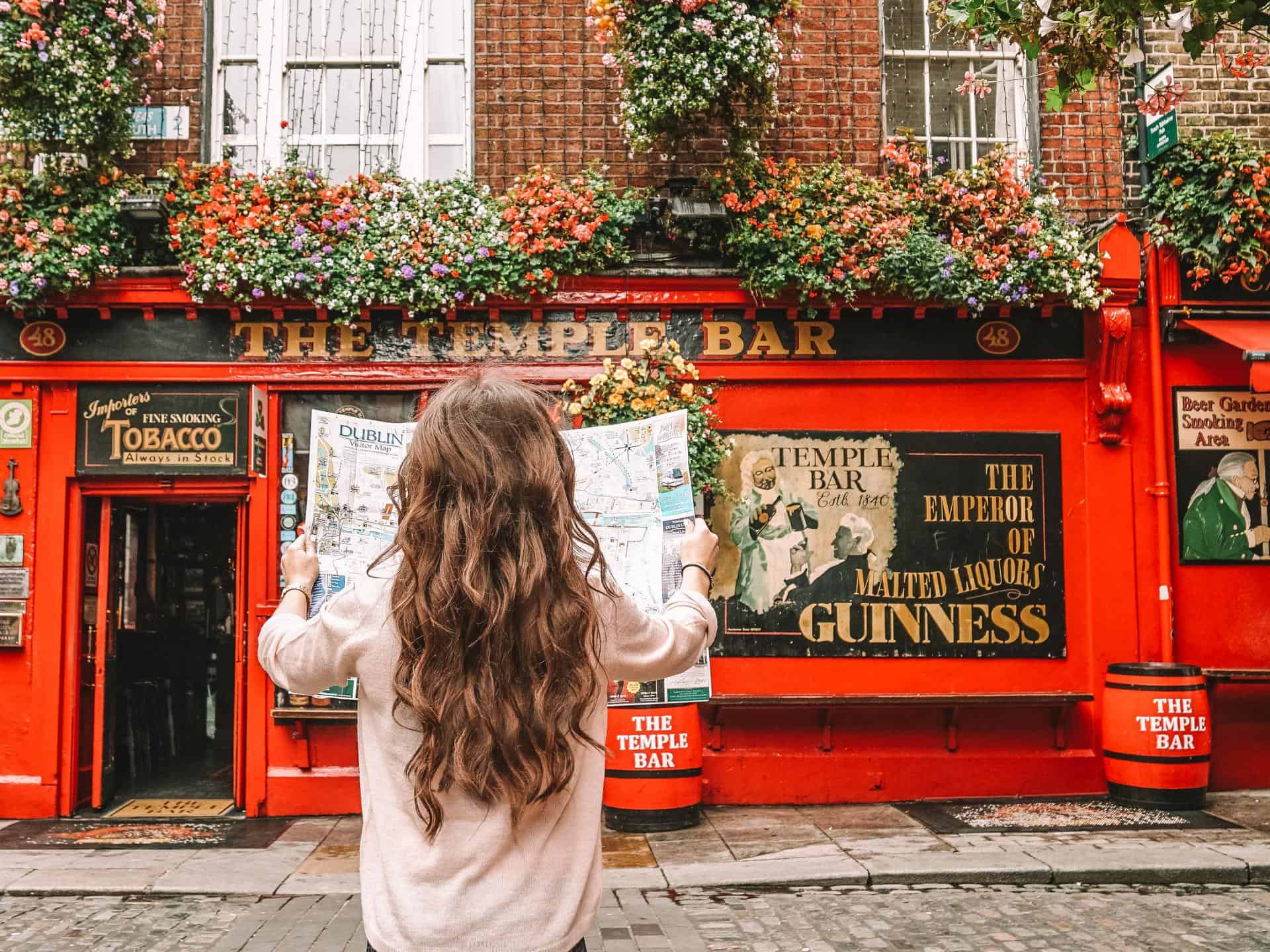 Why is the Temple Bar Famous & What is the Best Day and Time to go to The Temple Bar in Dublin