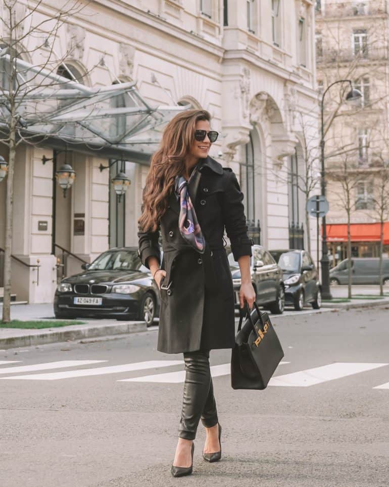 How do Parisians style a scarf? • Petite in Paris