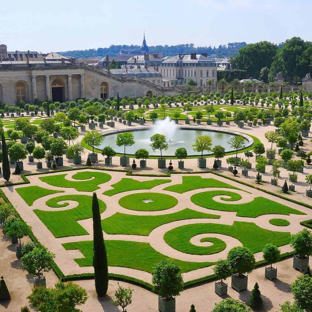 fountains in Versailles