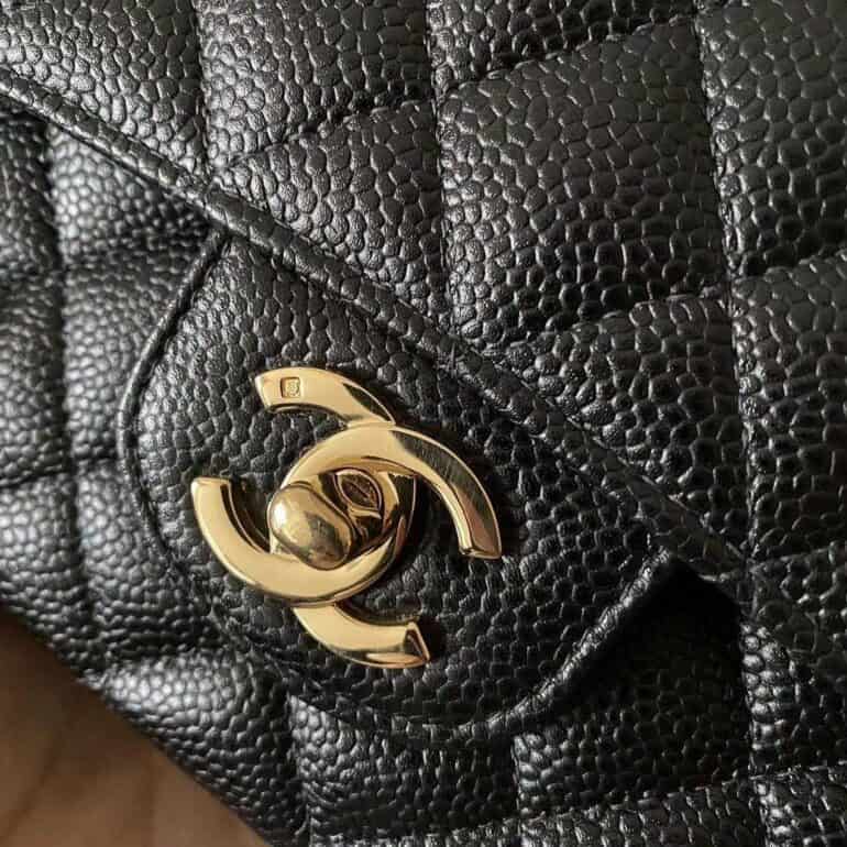 5 Reasons To Buy a Vintage Chanel Bag • Petite in Paris