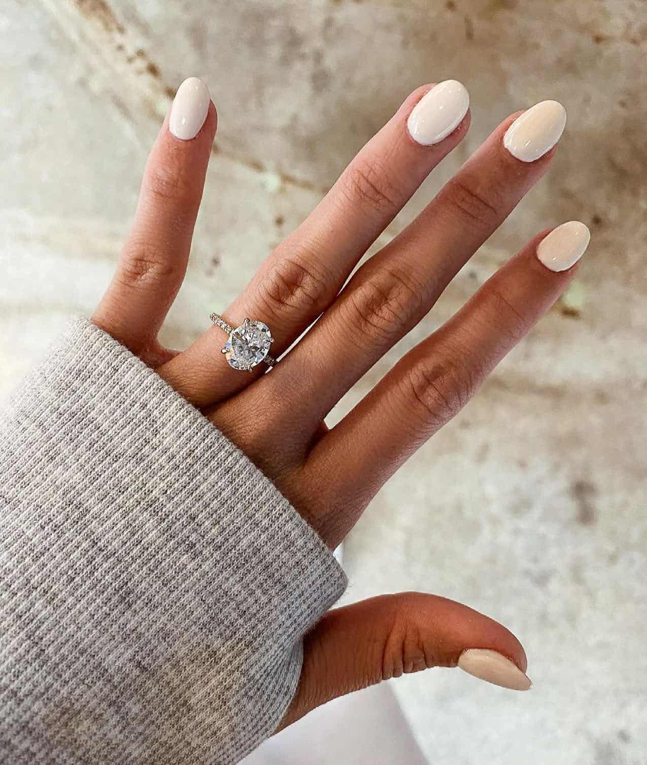 What does a Moissanite engagement ring look like