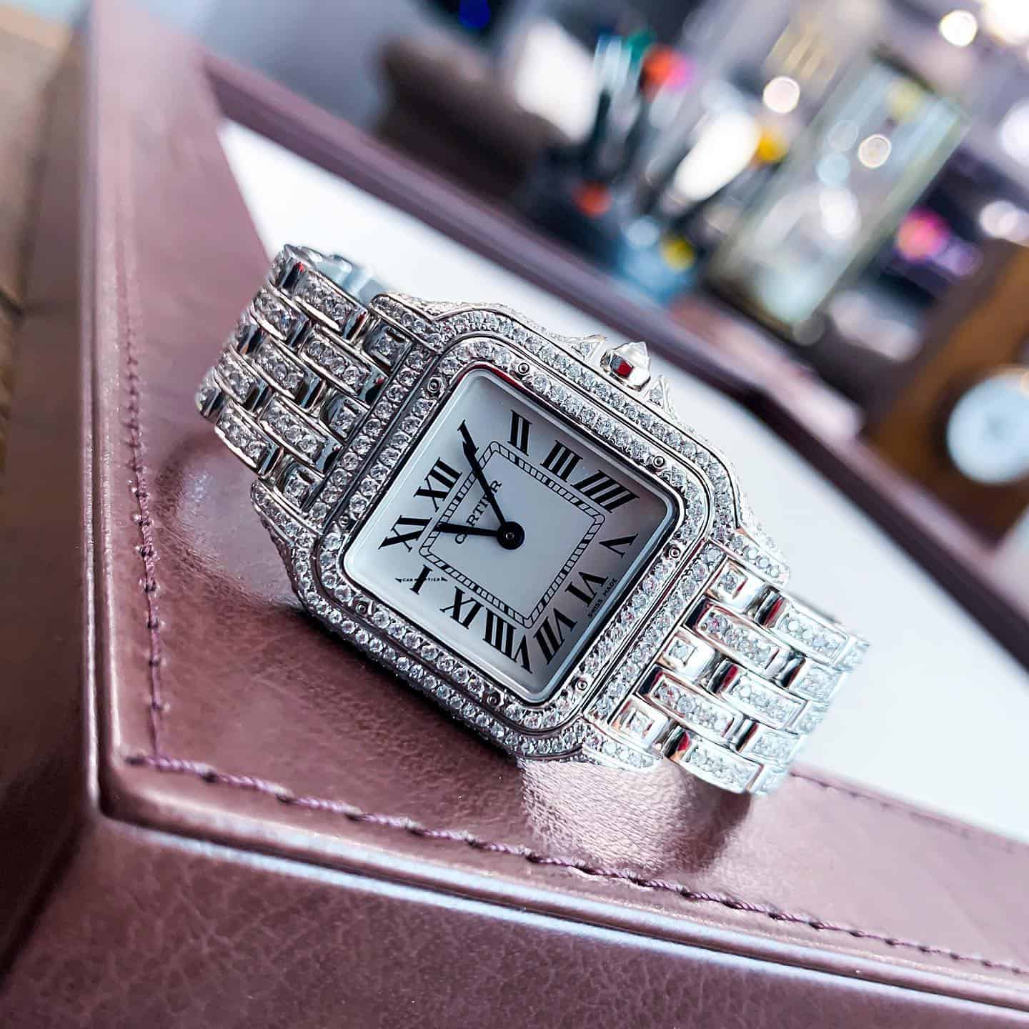White gold panthere watch in diamonds