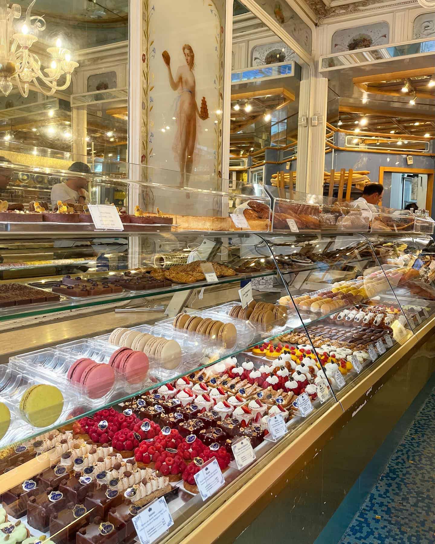the oldest pastry shop in Paris