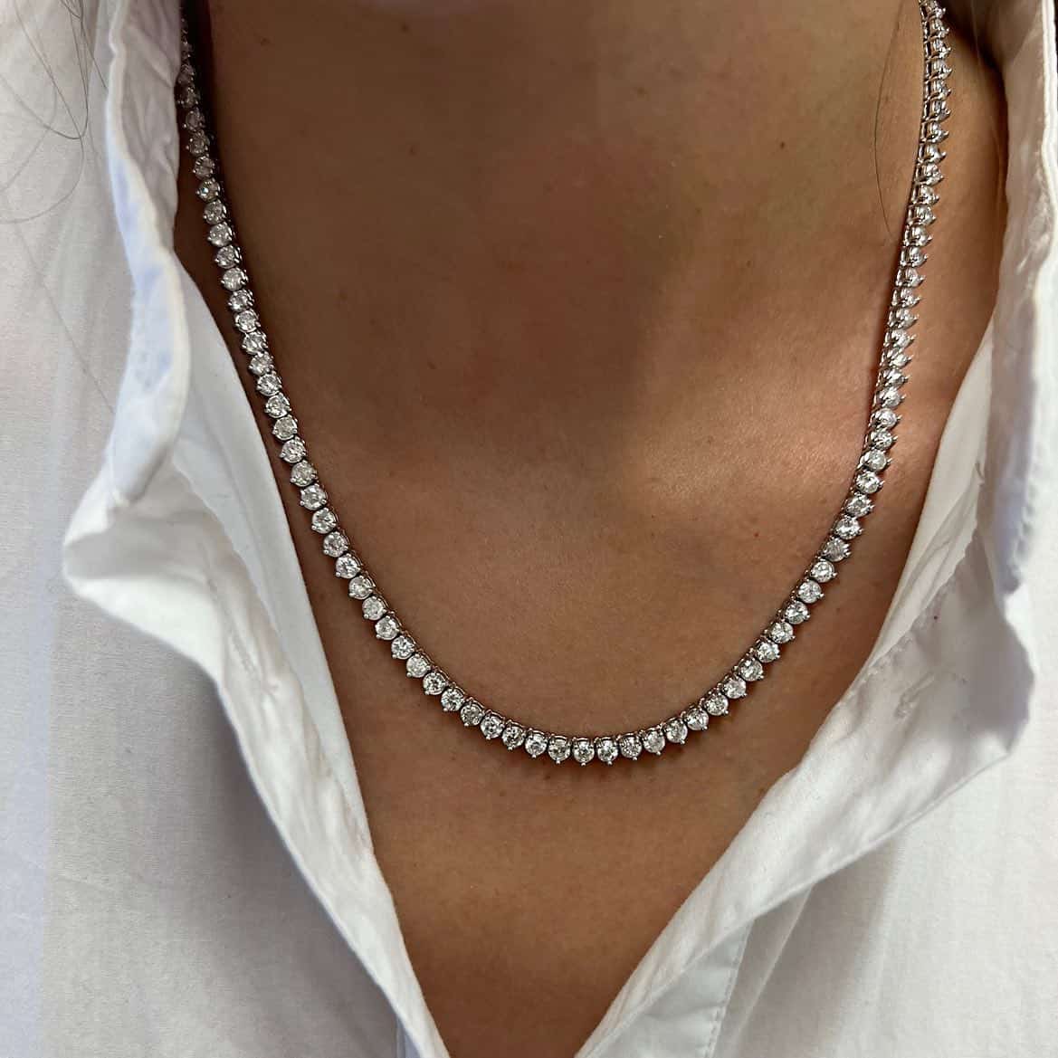 Diamond tennis necklace 3 carats