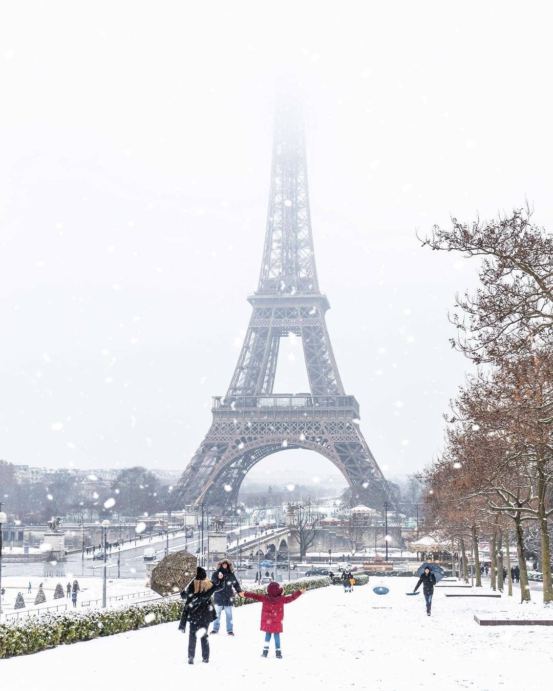 Does it actually snow in Paris During the winter
