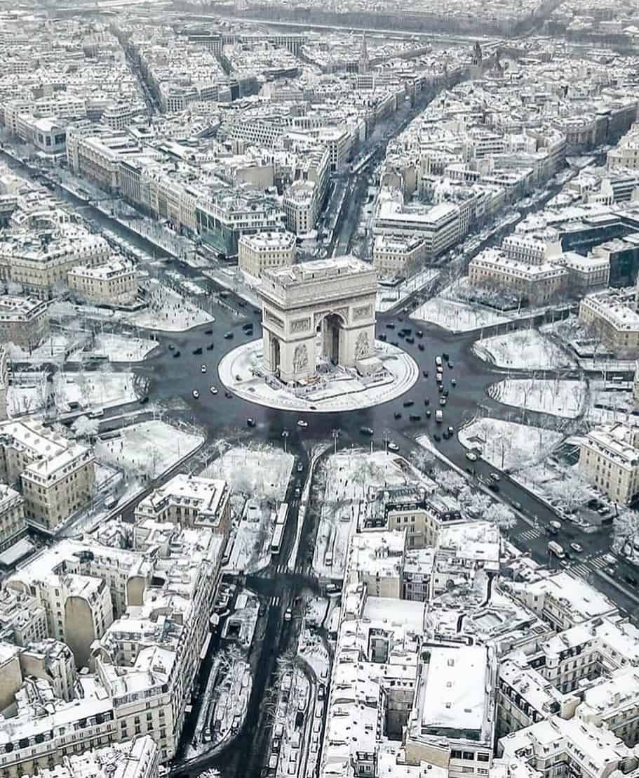 What does Paris look like when it snows